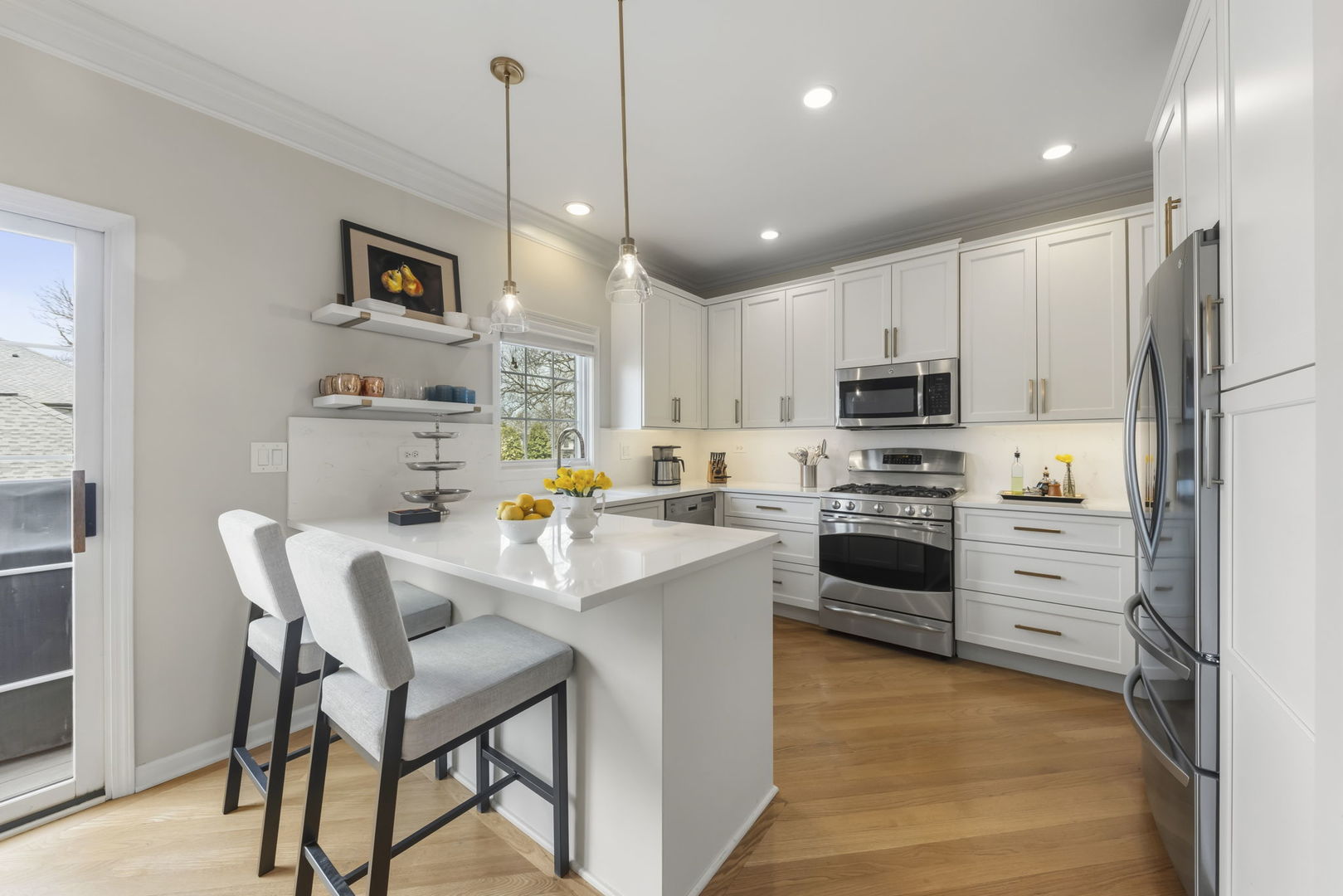 216 North Addison Avenue Elmhurst, IL 60126 - Photo 9 of 31