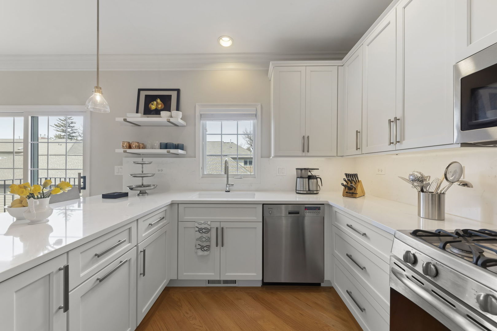 216 North Addison Avenue Elmhurst, IL 60126 - Photo 10 of 31