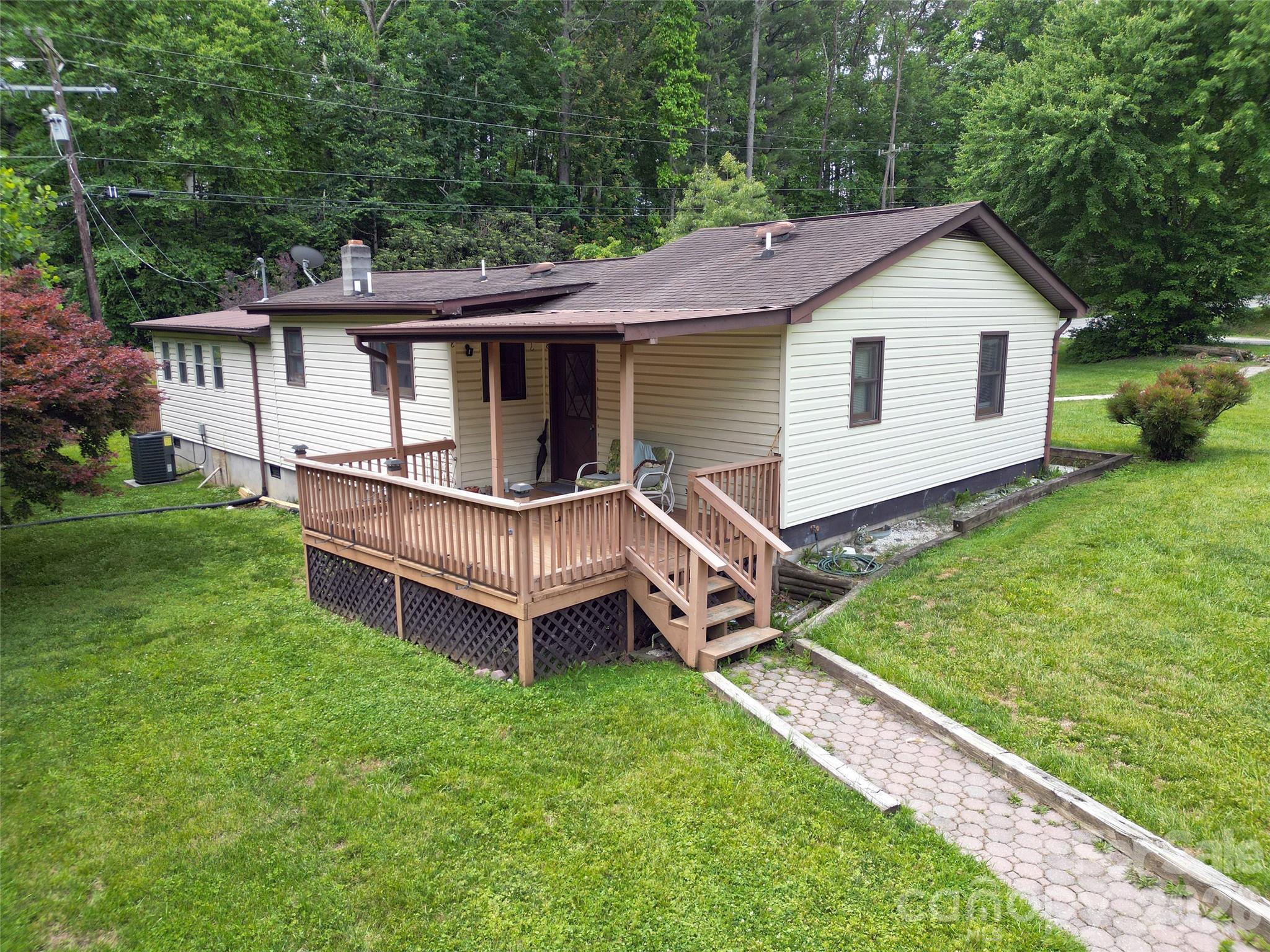 22 McMinn Road Hendersonville, NC 28792 - Photo 7 of 38