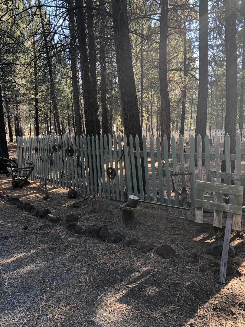 14845 Laurel Road La Pine, OR 97739 - Photo 25 of 26 fence with antq