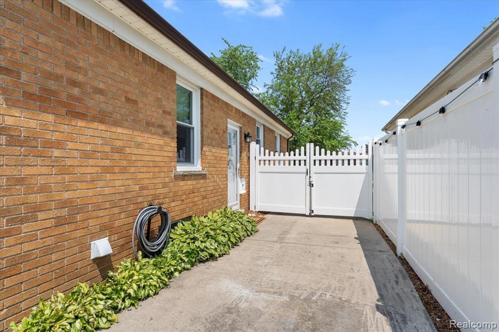 13121 Rosedale Street Southgate, MI 48195 - Photo 28 of 31 Gallery Image 28