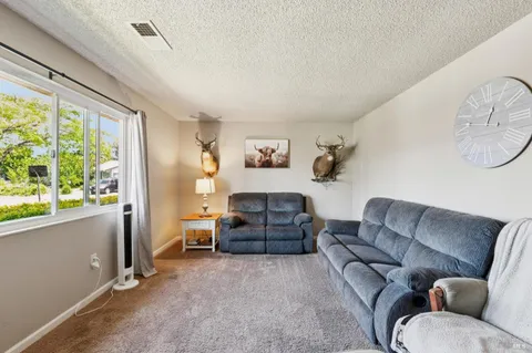 $639,000 | 7293 Circle Drive, Rohnert Park, CA 94928