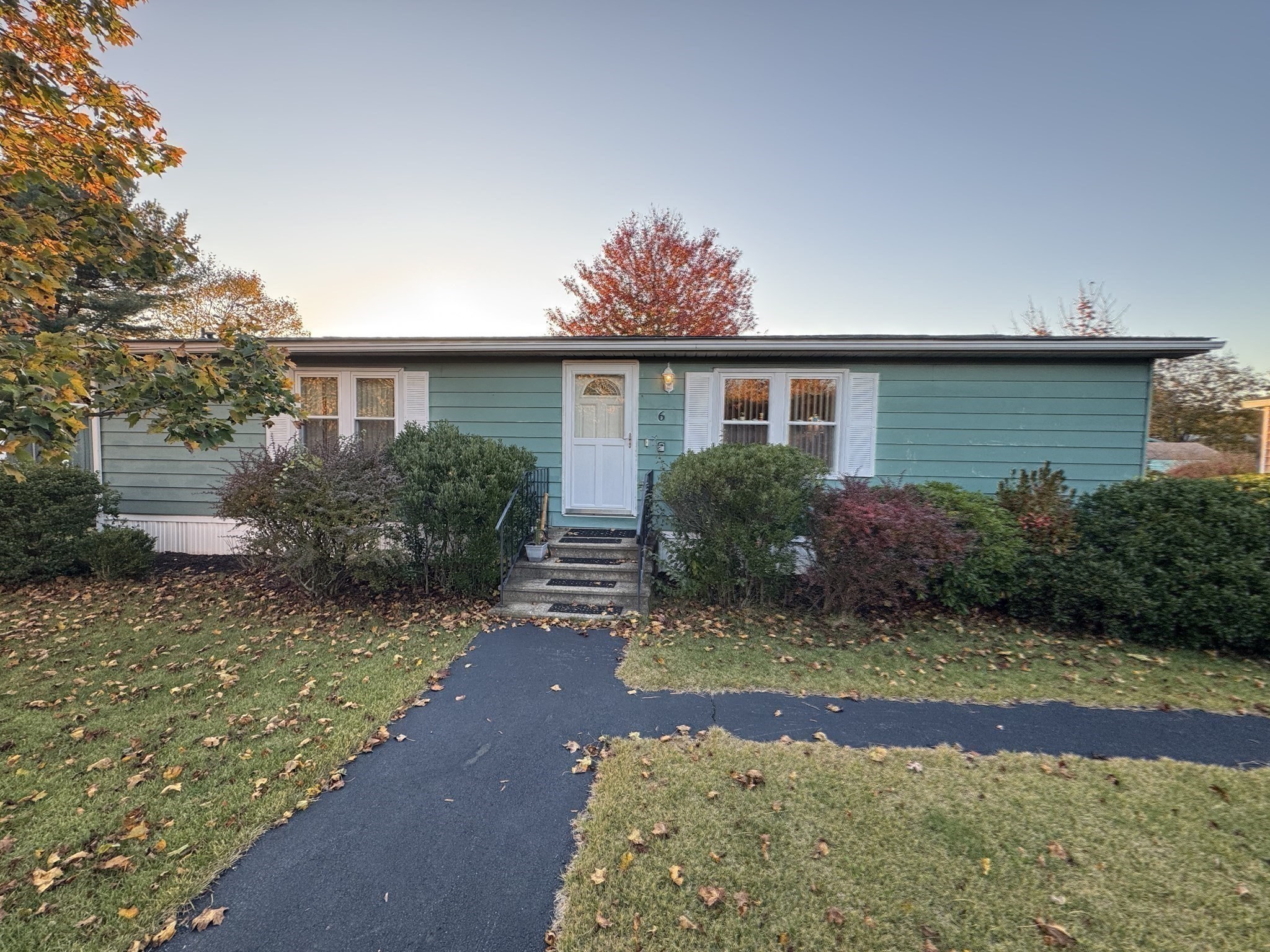 6 Castle Road Attleboro, MA 02703 - Photo 2 of 31 Gallery Image 2