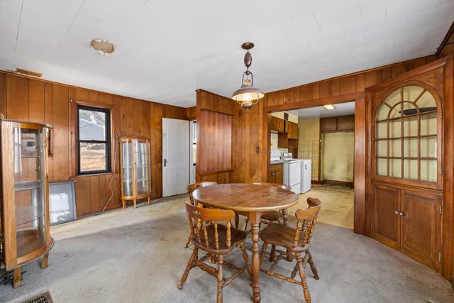 $250,000 | N68-w33460 N68-w33460 County Road, Oconomowoc, WI 53066