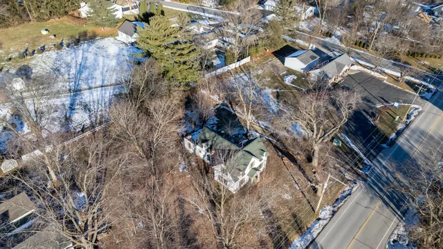 $250,000 | N68-w33460 N68-w33460 County Road, Oconomowoc, WI 53066