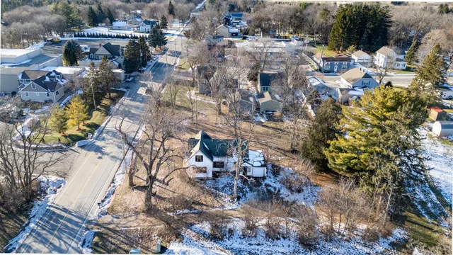 $250,000 | N68-w33460 N68-w33460 County Road, Oconomowoc, WI 53066