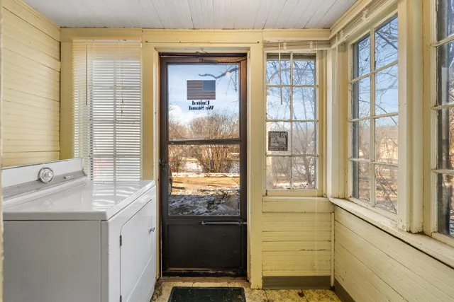 $250,000 | N68-w33460 N68-w33460 County Road, Oconomowoc, WI 53066