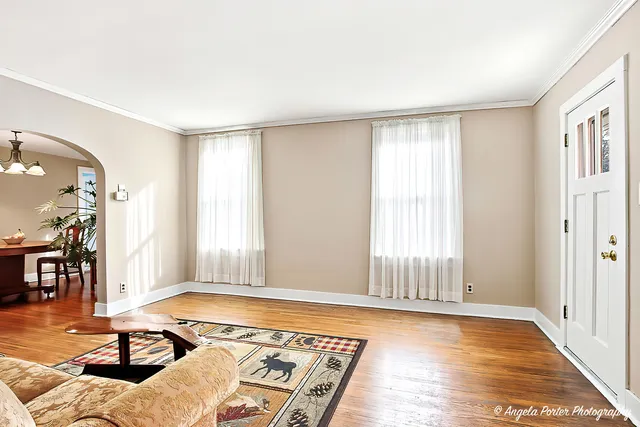 $250,000 | 331 Chestnut Street, Woodstock, IL 60098