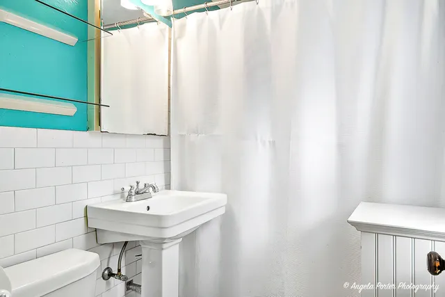 $250,000 | 331 Chestnut Street, Woodstock, IL 60098