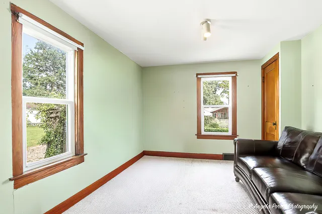 $250,000 | 331 Chestnut Street, Woodstock, IL 60098