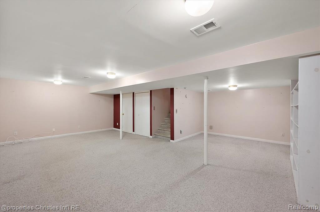 955 Rikki Ann Wixom, MI 48393 - Photo 51 of 54 Gallery Image 51