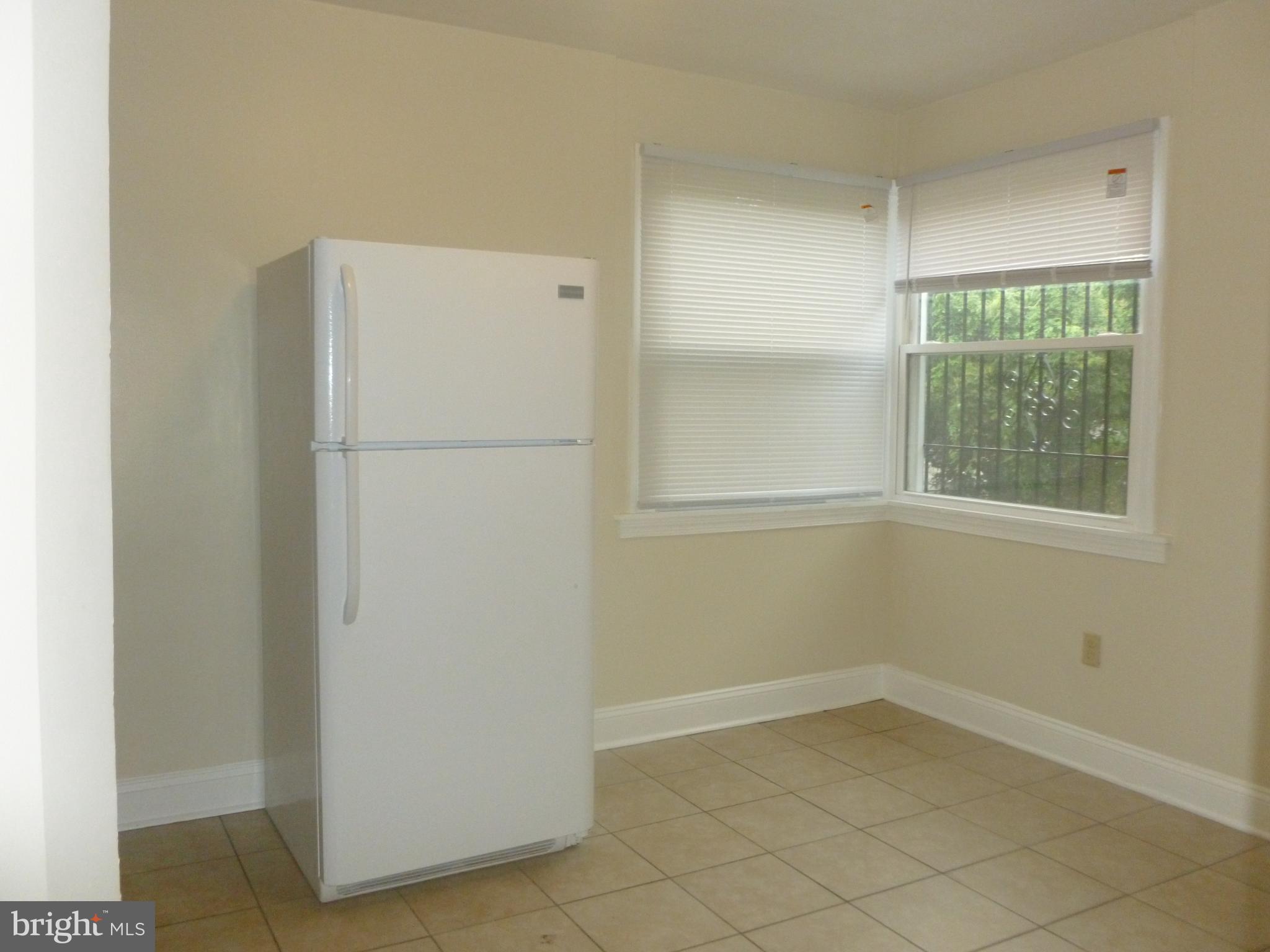 2710 Woodview Road Baltimore, MD 21225 - Photo 8 of 30 Kitchen