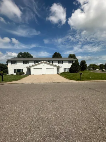 $190,000 | 1103 Horizon Drive, Unit 2, Marshall, MN 56258