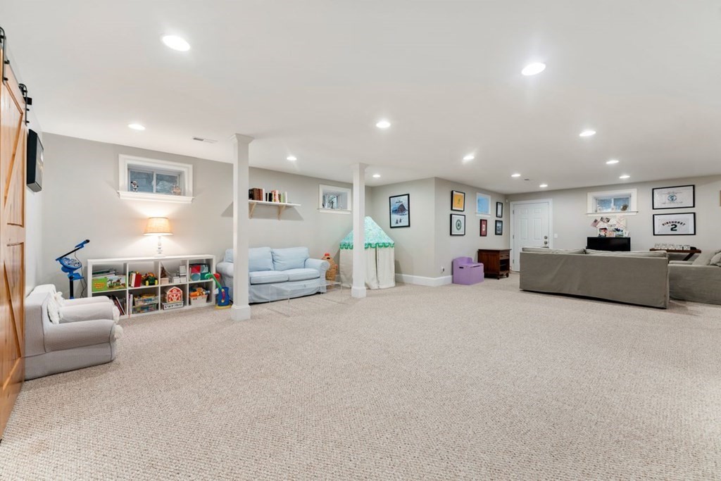 24 Mayo Road Wellesley, MA 02482 - Photo 25 of 34