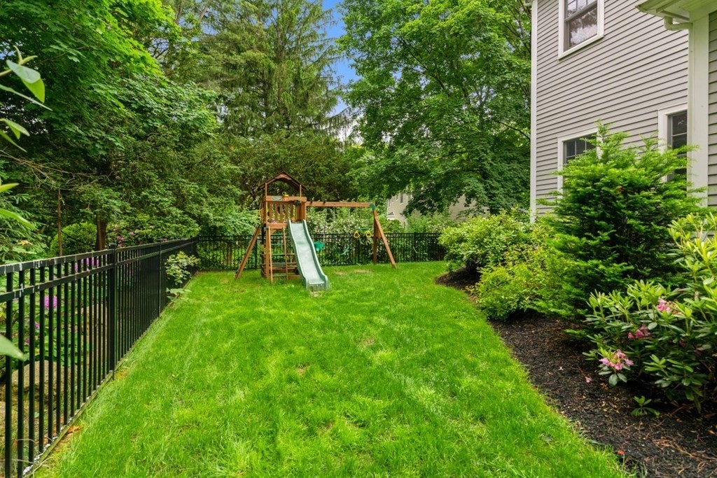24 Mayo Road Wellesley, MA 02482 - Photo 32 of 34