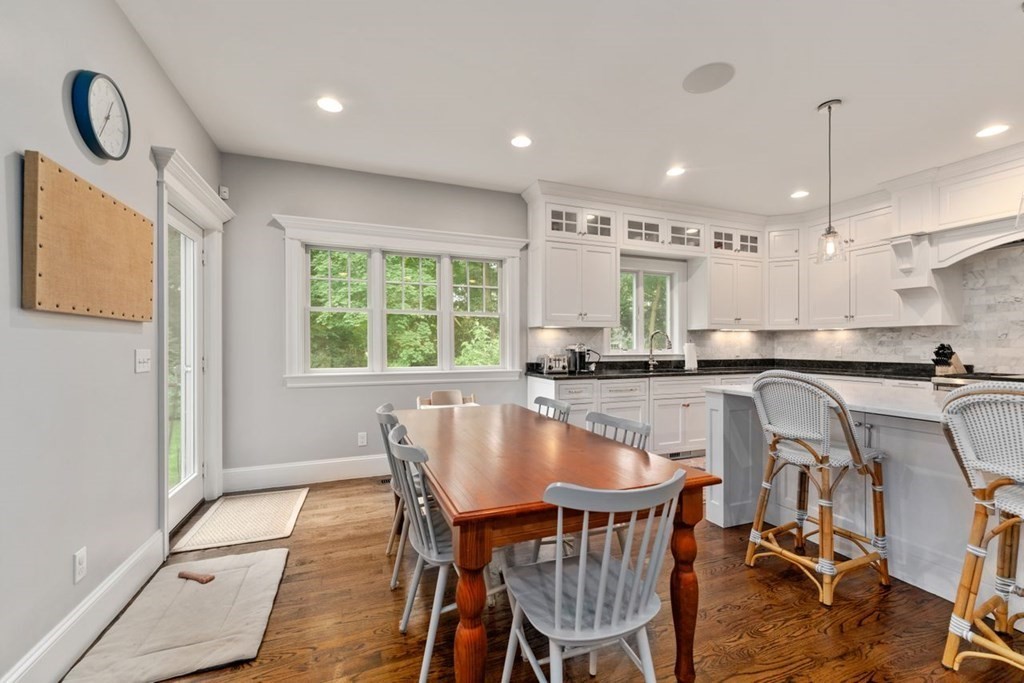 24 Mayo Road Wellesley, MA 02482 - Photo 6 of 34