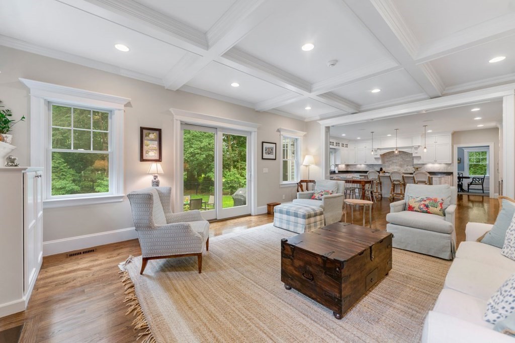 24 Mayo Road Wellesley, MA 02482 - Photo 9 of 34