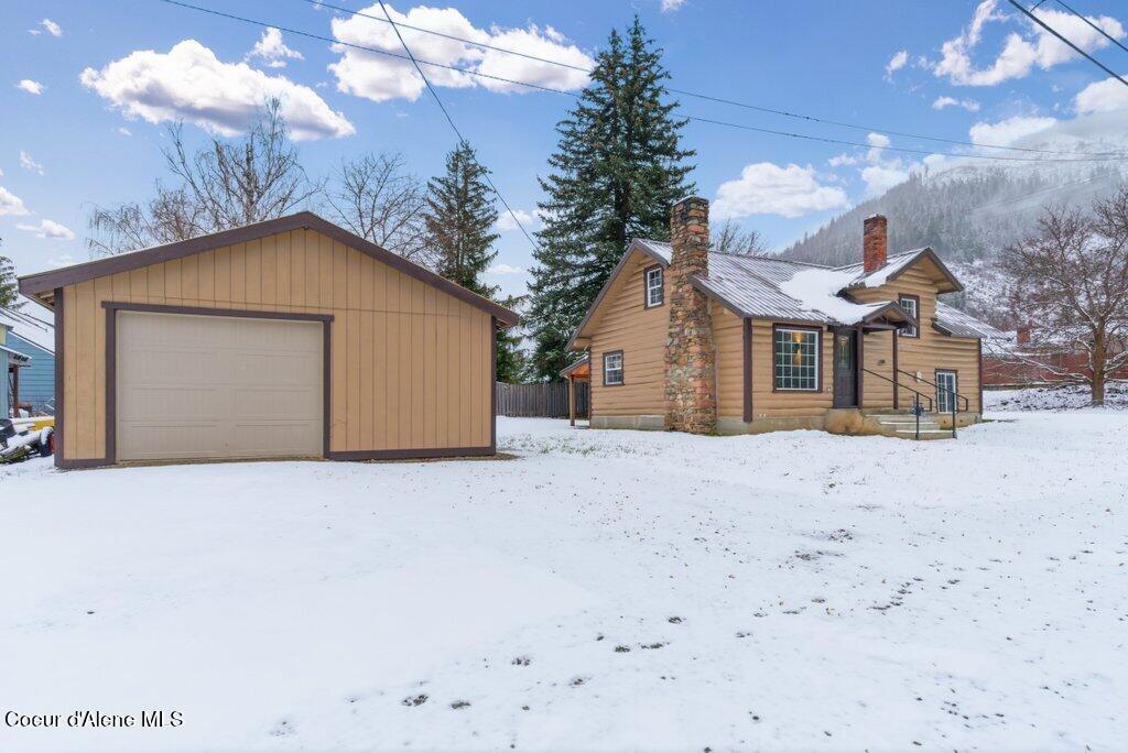218 Madison Street Osburn, ID 83849 - Photo 3 of 27 003-218MadisonStreet-Osburn-ID-83849-SMA
