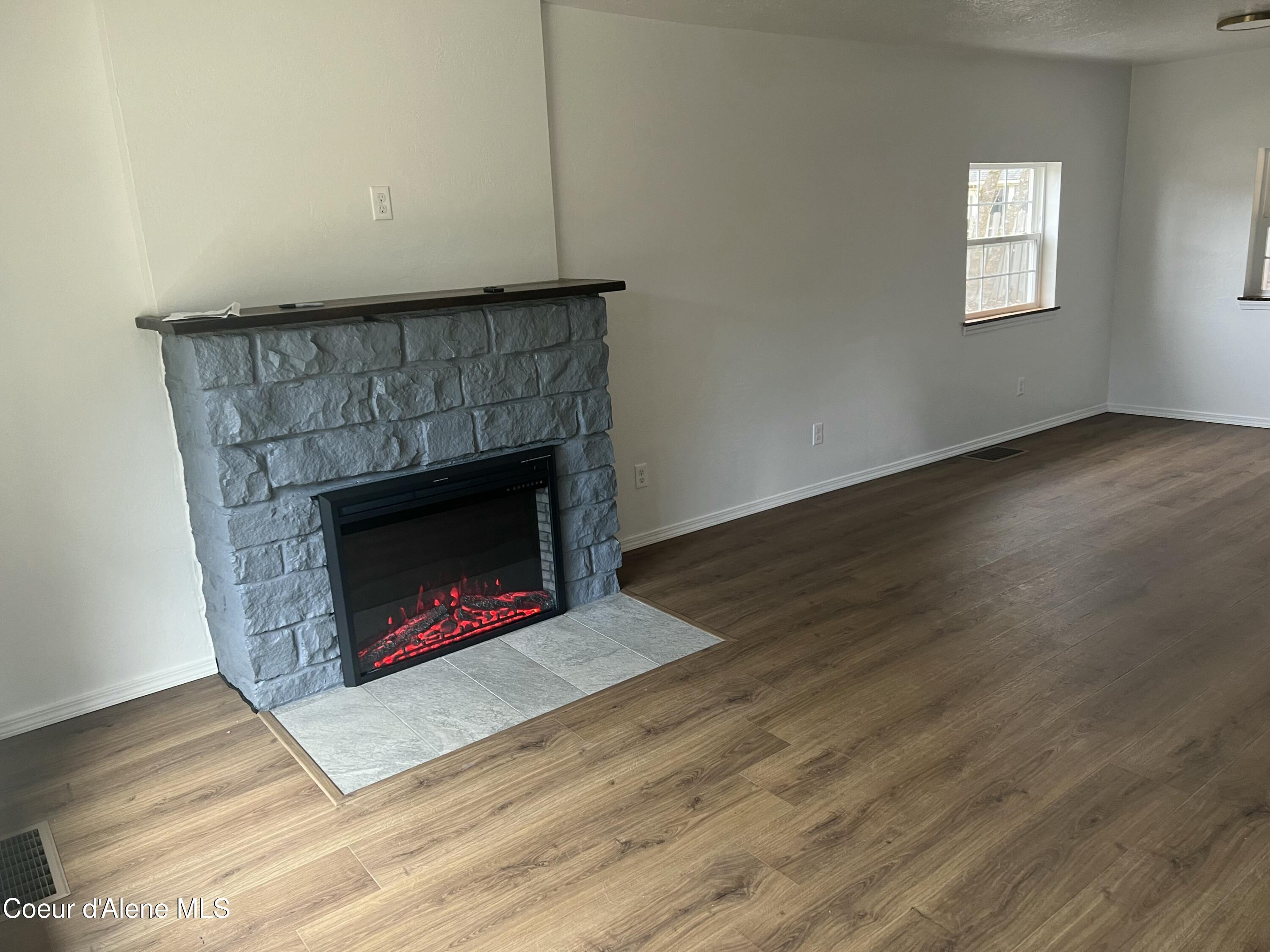 218 Madison Street Osburn, ID 83849 - Photo 8 of 27 IMG_20260313_034136