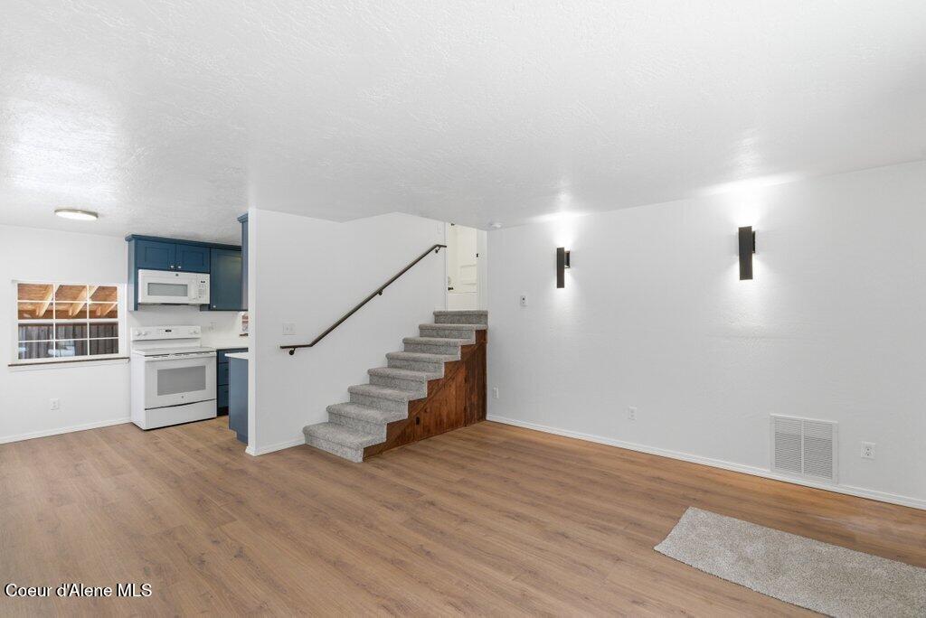 218 Madison Street Osburn, ID 83849 - Photo 9 of 27 008-218MadisonStreet-Osburn-ID-83849-SMA