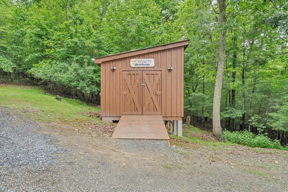 151 Perdue Road Staffordsville, VA 24167 - Photo 10 of 65 Gallery Image 10