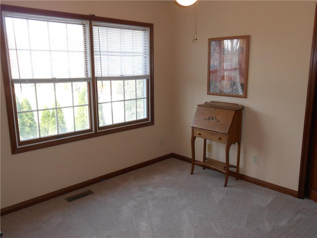 1084 Kingsgate Road Springfield, OH 45503 - Photo 23 of 44