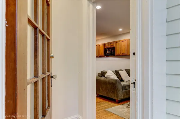 $2,200 | 23 Stockholm Street, Unit 1, Newport, RI 02840