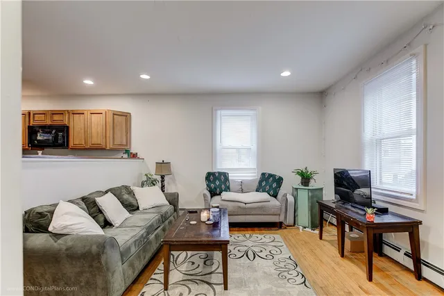 $2,200 | 23 Stockholm Street, Unit 1, Newport, RI 02840