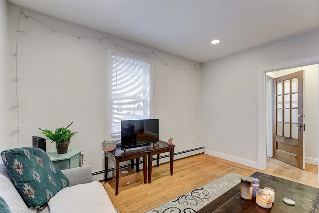 $2,200 | 23 Stockholm Street, Unit 1, Newport, RI 02840