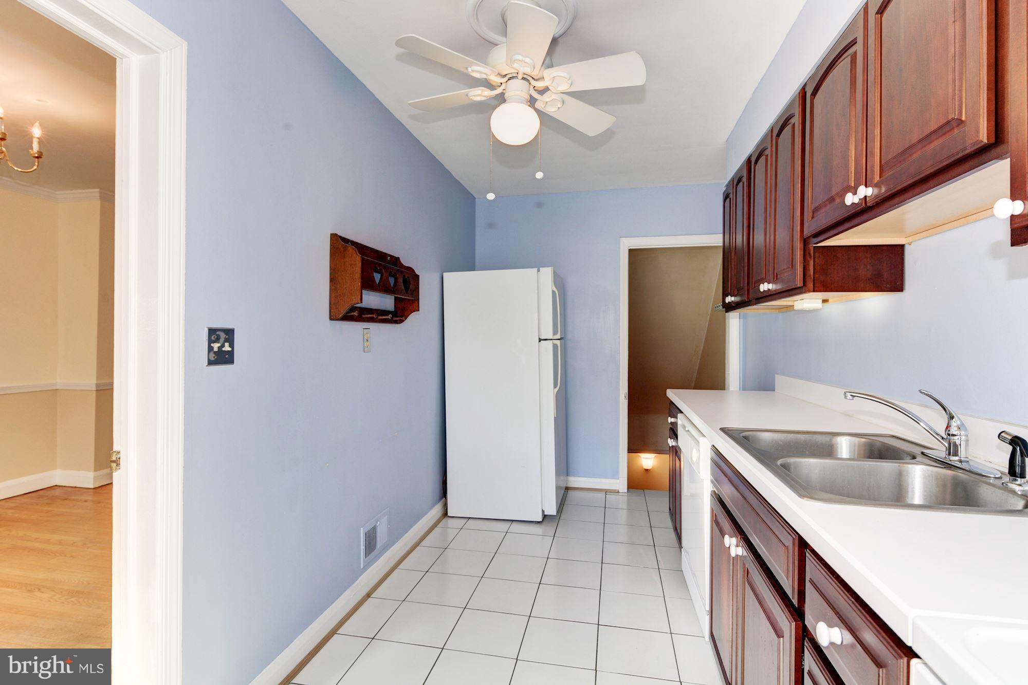 6639 Frederick Road Baltimore, MD 21228 - Photo 13 of 28 Kitchen