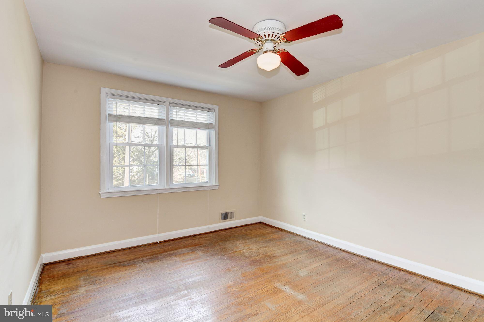 6639 Frederick Road Baltimore, MD 21228 - Photo 15 of 28 Master Bedroom