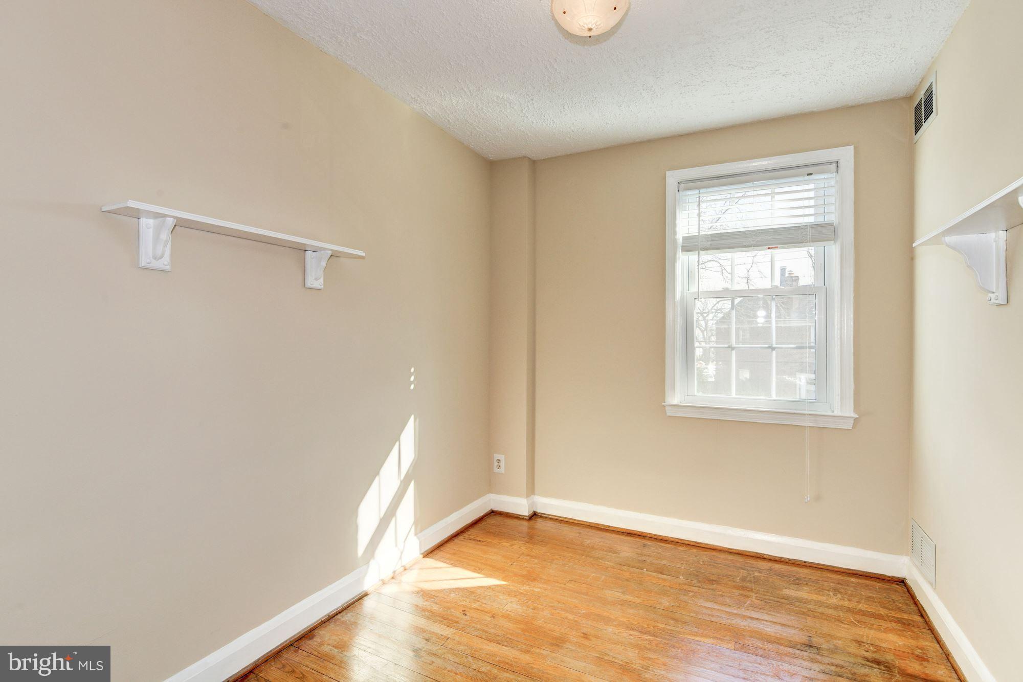 6639 Frederick Road Baltimore, MD 21228 - Photo 20 of 28 Bedroom