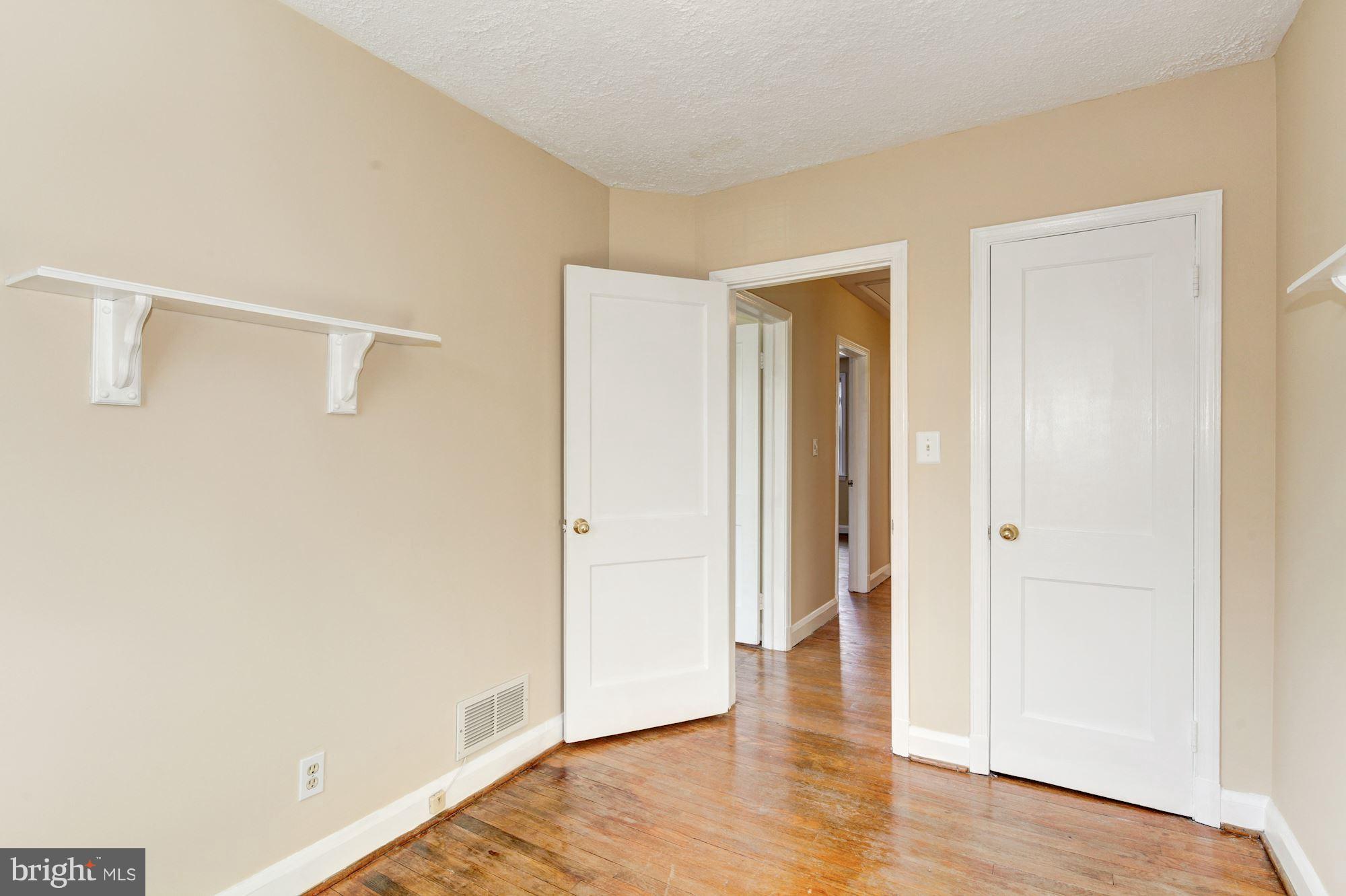 6639 Frederick Road Baltimore, MD 21228 - Photo 21 of 28 Bedroom