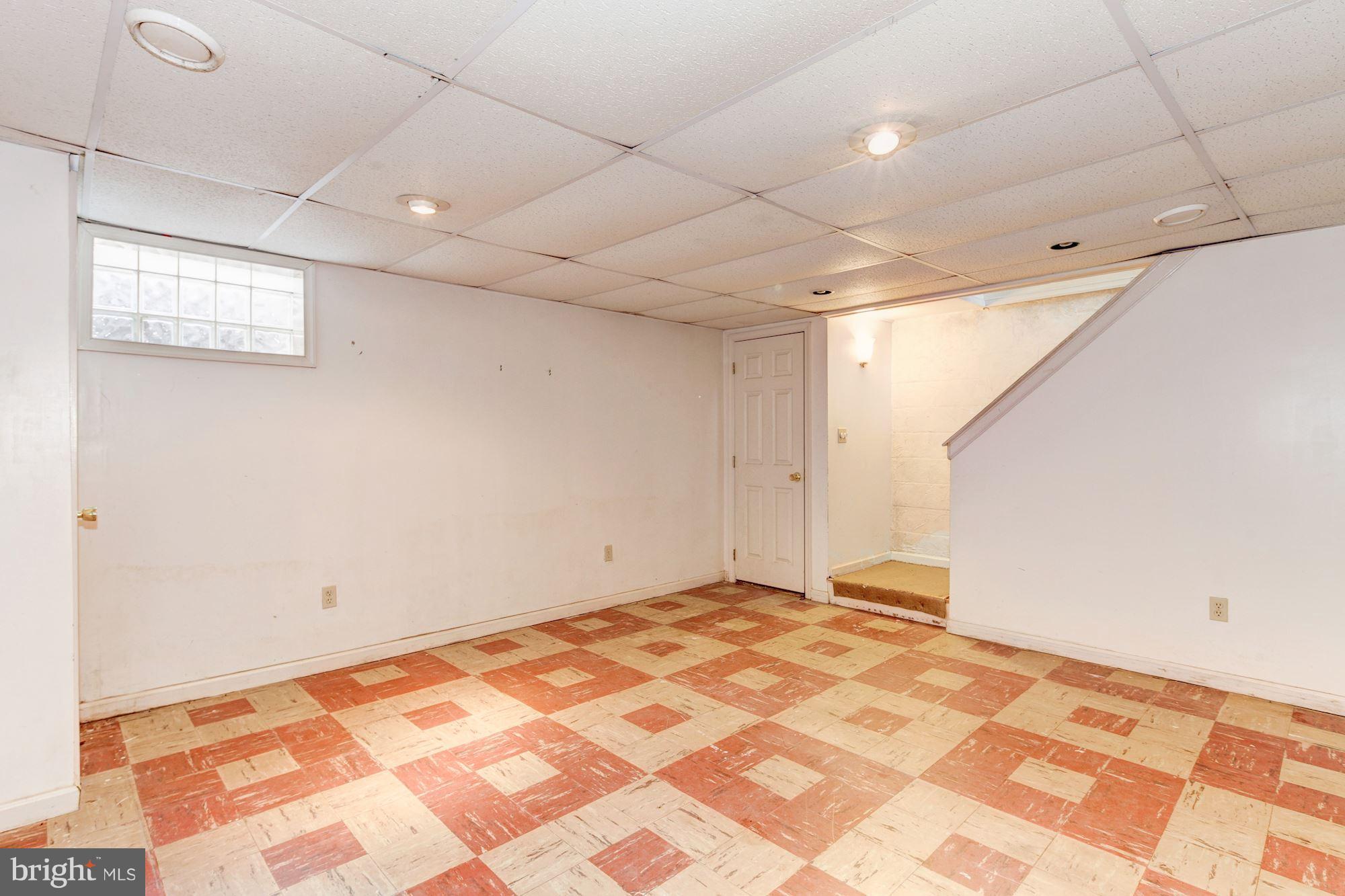 6639 Frederick Road Baltimore, MD 21228 - Photo 25 of 28 Family Room