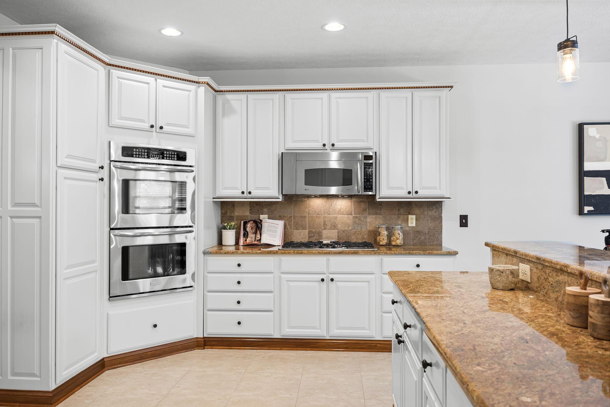 8312 Steitz Road Powell, OH 43065 - Photo 22 of 78 Gas Cook top with double ovens