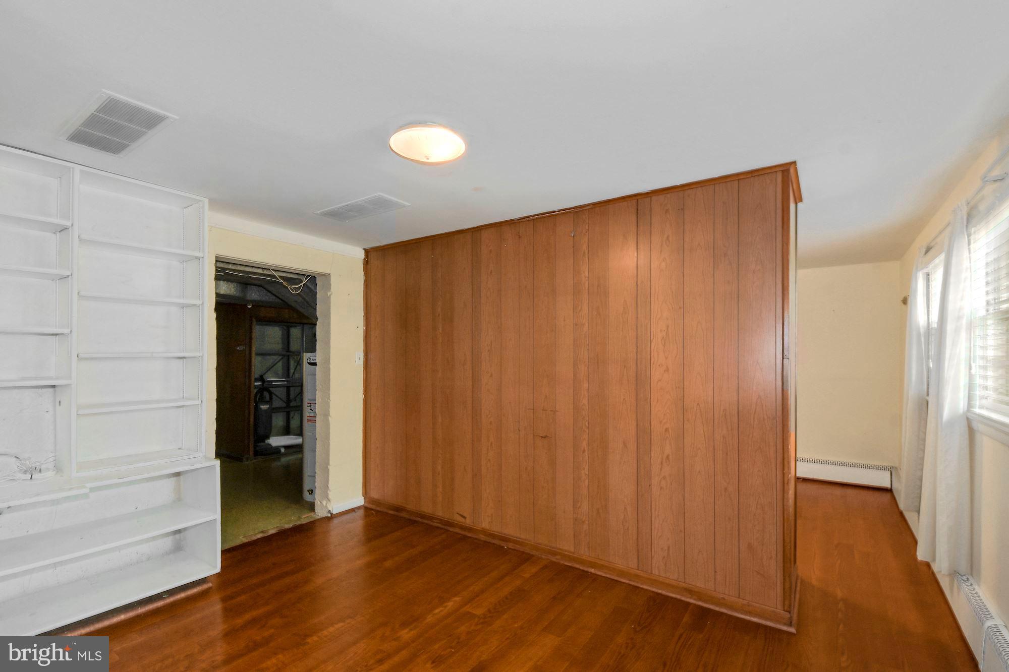 4411 Old Mill Road Alexandria, VA 22309 - Photo 22 of 26 Family room