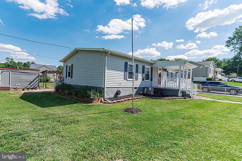 520 East 12th Avenue Ranson, WV 25438 - Photo 3 of 36