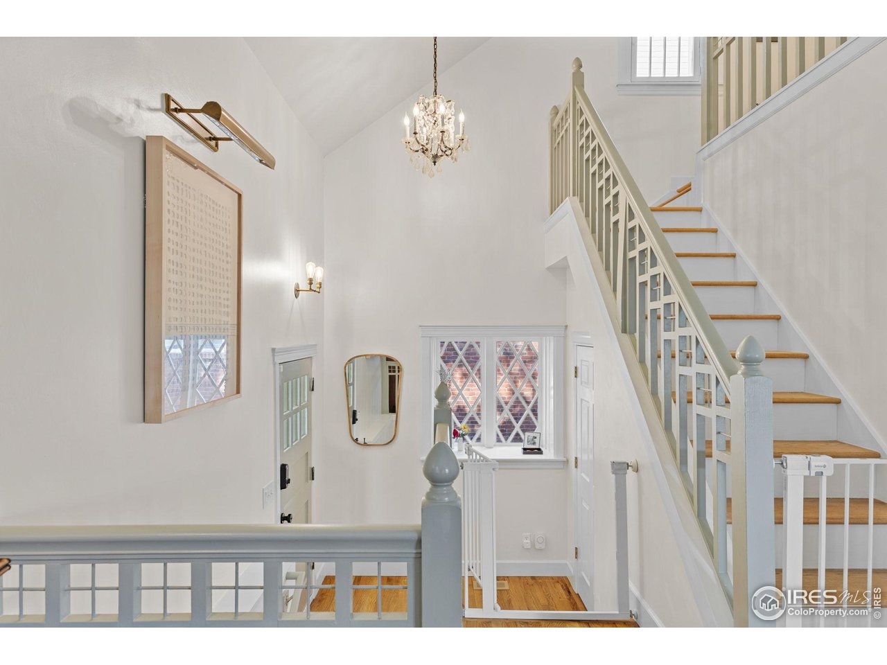 1133 Mapleton Avenue Boulder, CO 80304 - Photo 7 of 40 a view of a hallway with seating area