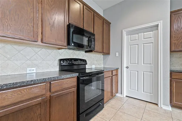 $2,025 | 1204 Cedar Cove Place, Royse City, TX 75189