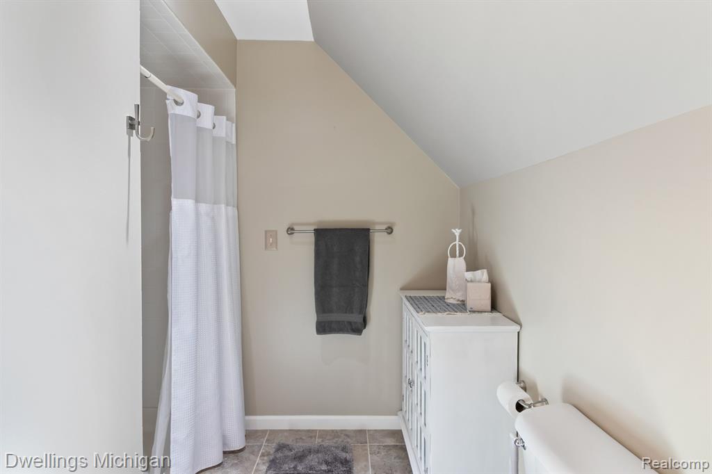 1588 Woodhaven Road Howell, MI 48855 - Photo 32 of 93