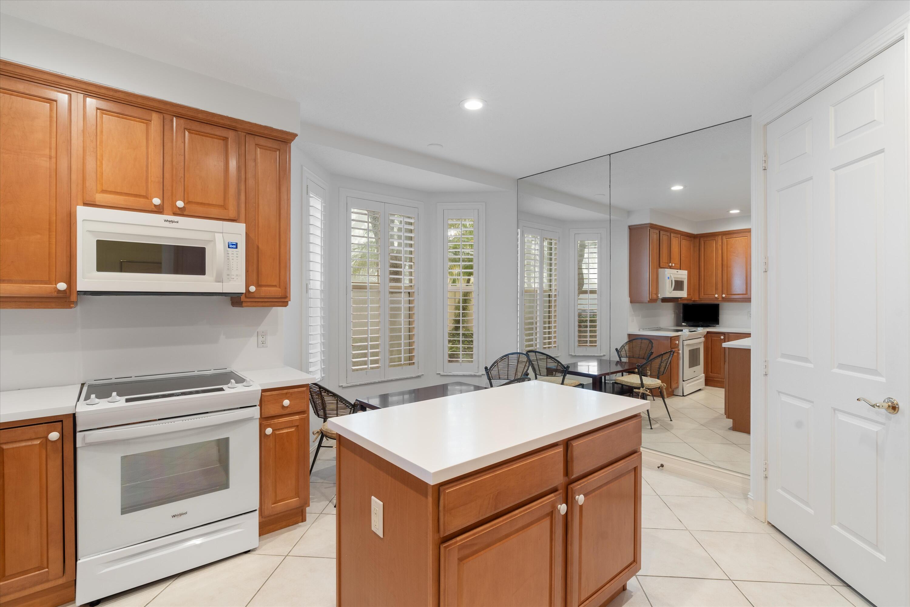 6277 Graycliff Drive, Unit B Boca Raton, FL 33496 - Photo 17 of 49 Kitchen