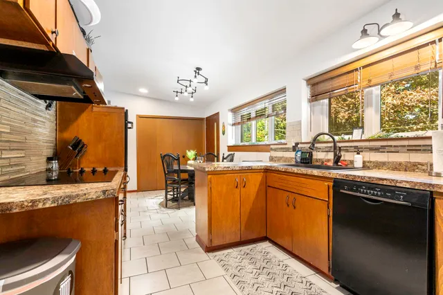 $610,000 | 2878 West Bundy Road, Coloma, MI 49038