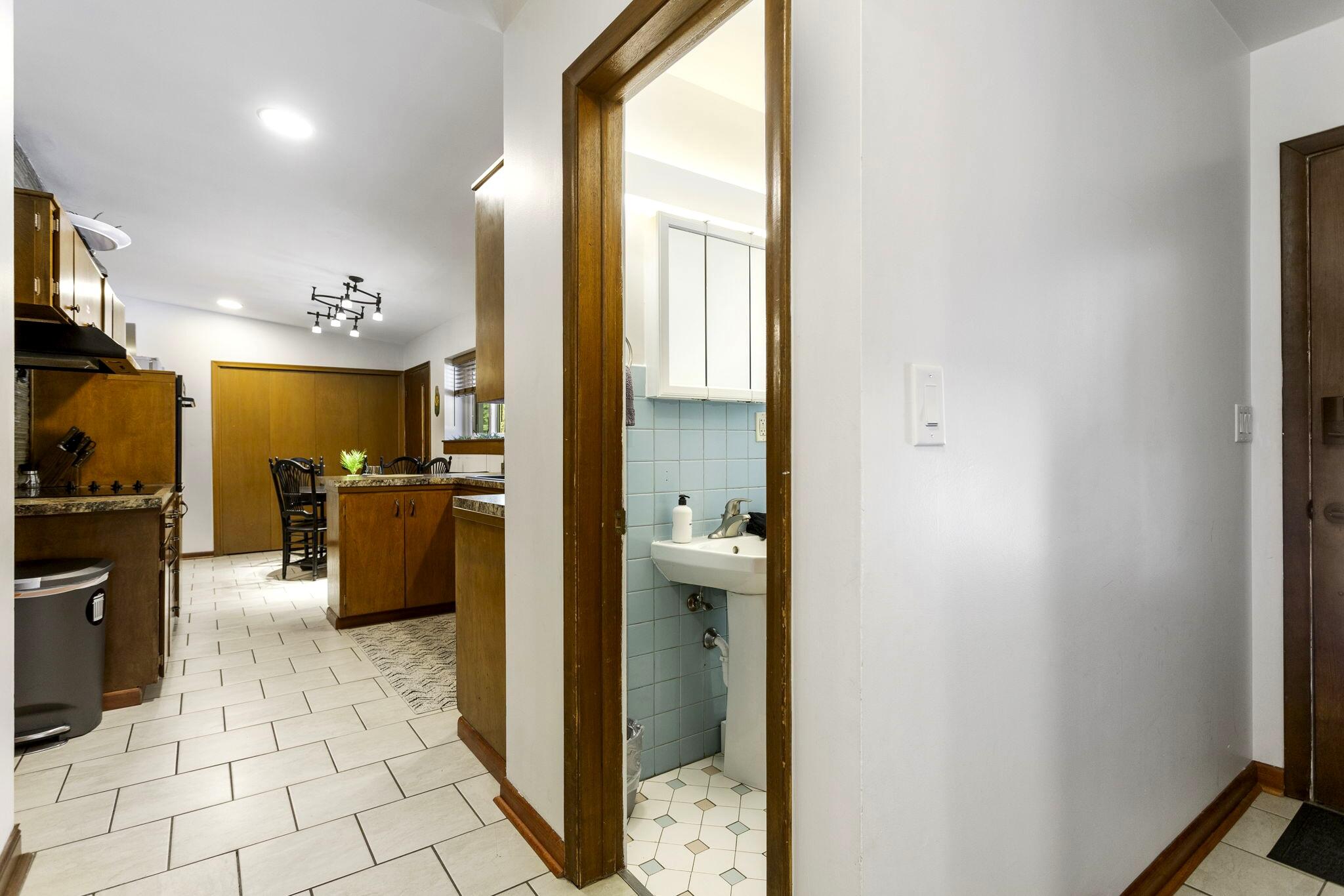 2878 West Bundy Road Coloma, MI 49038 - Photo 19 of 78 02_interior-06