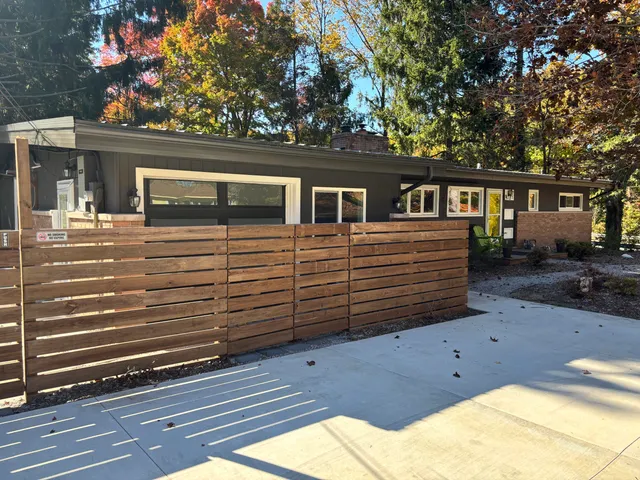 $610,000 | 2878 West Bundy Road, Coloma, MI 49038