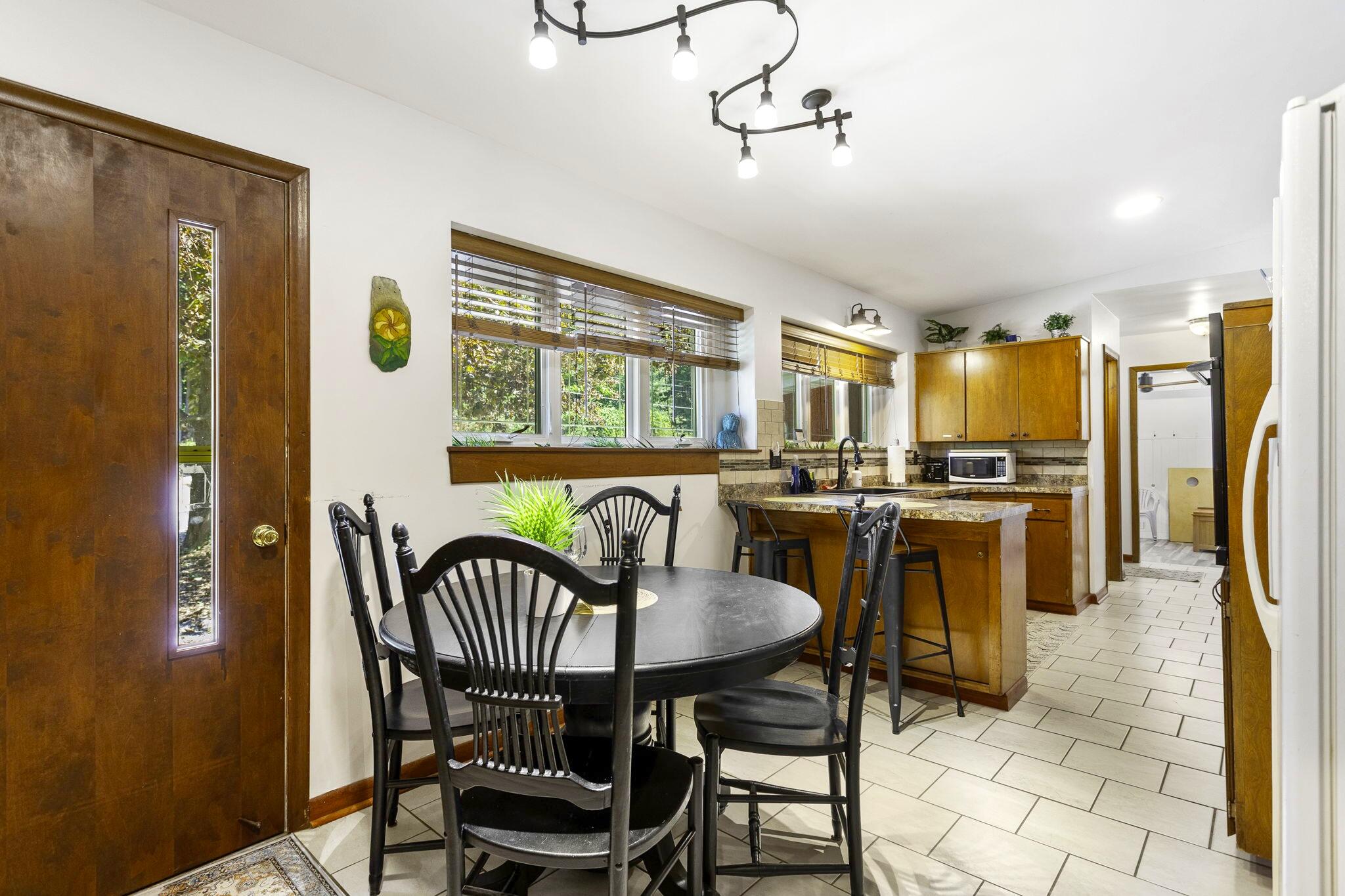 2878 West Bundy Road Coloma, MI 49038 - Photo 23 of 78 02_interior-12