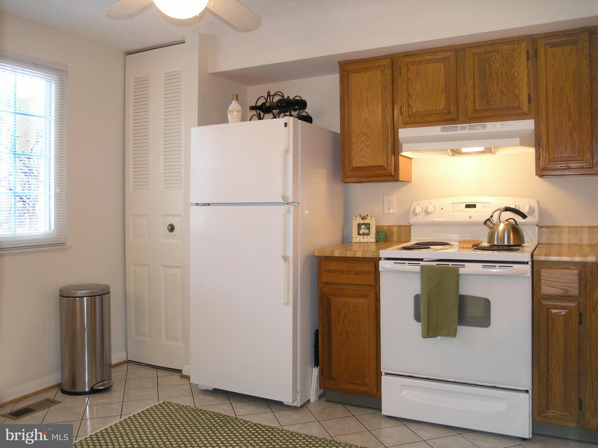 2317 Middle Creek Lane Reston, VA 20191 - Photo 13 of 30 Kitchen