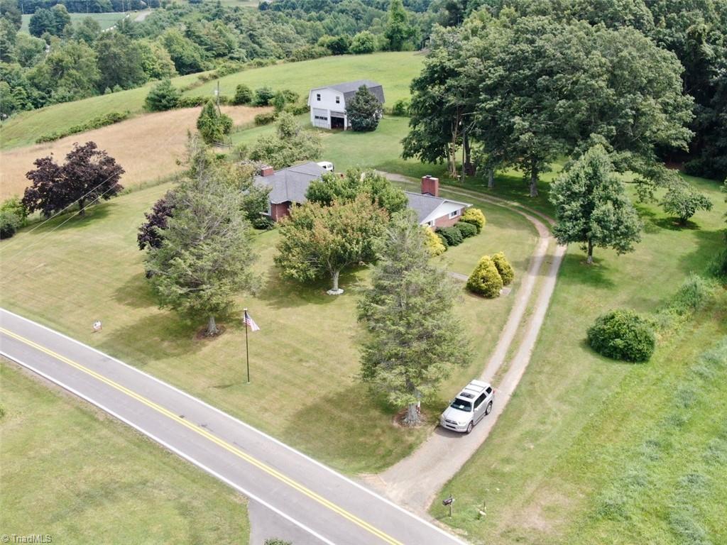 574 Hardin Camp Road Ennice, NC 28623 - Photo 6 of 50 Gallery Image 6
