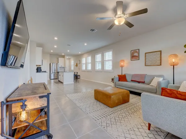 $2,100 | 325 Serpens Street, Georgetown, TX 78628