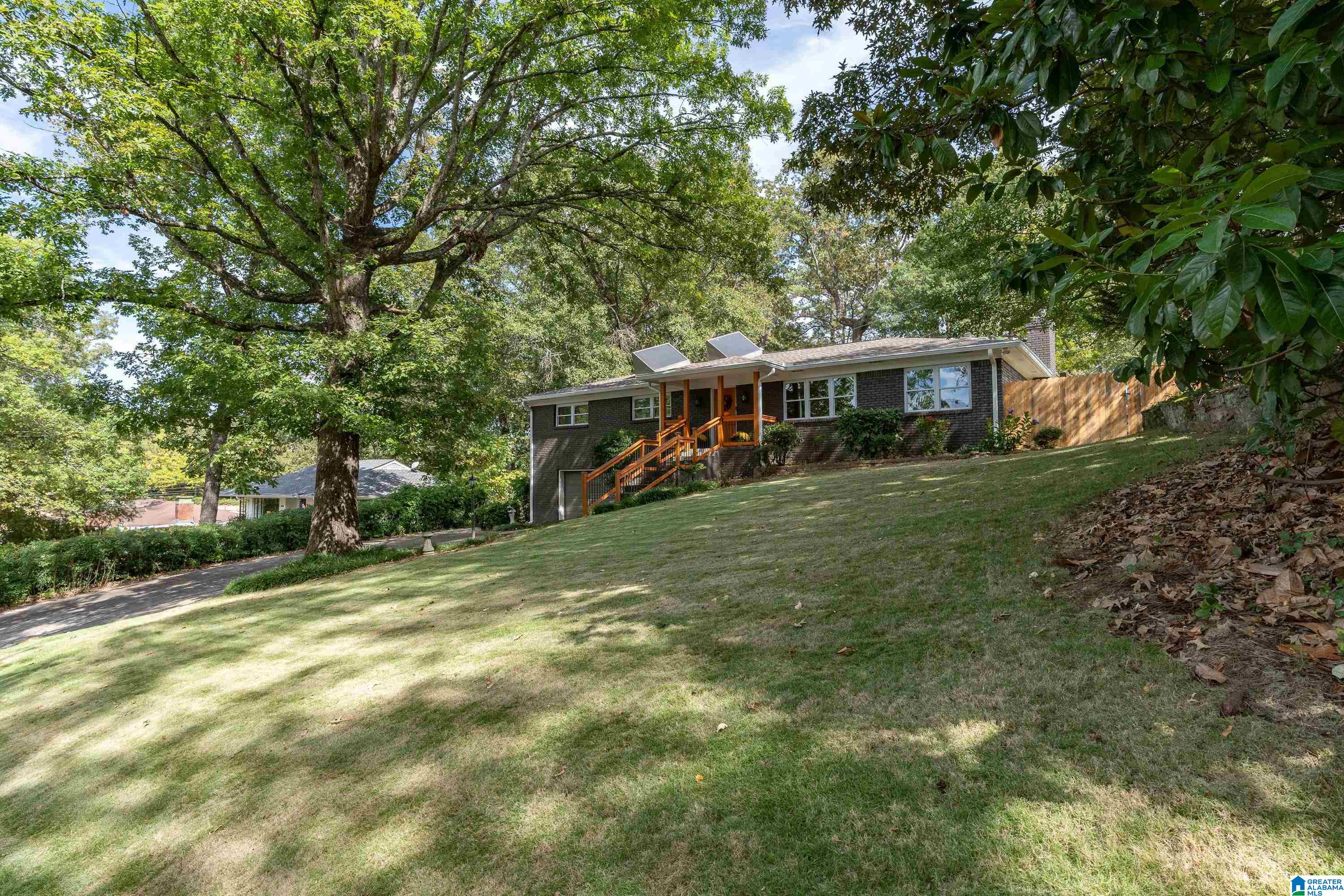 331 Edgeview Avenue Birmingham, AL 35209 - Photo 3 of 52