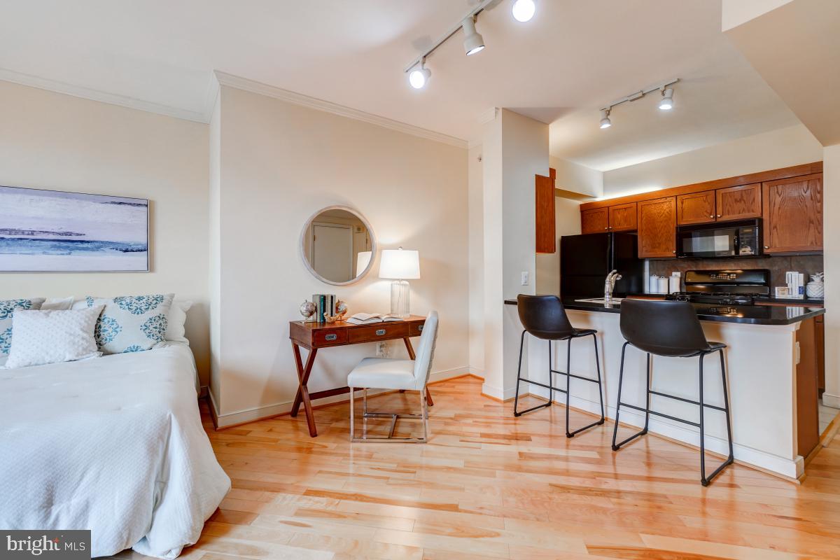 631 D Street Northwest, Unit 1238 Washington, DC 20004 - Photo 23 of 40